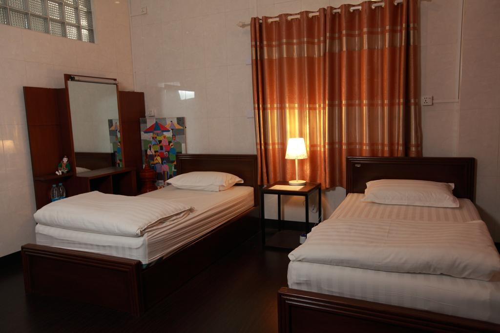 Four Rivers B&B Mandalay Eksteriør billede
